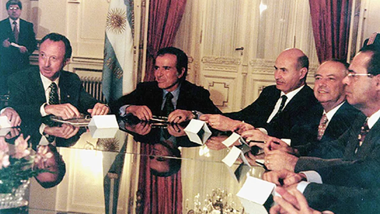 Argentina privatizada: ¿Cómo fue el saqueo al Estado?