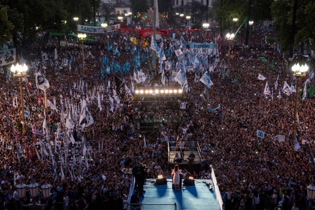 La despedida de Cristina en 2015 fue la última gran demostración de respaldo popular de la década ganada